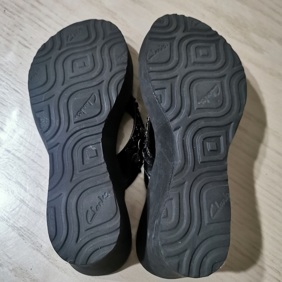 Clarks Wedge Flip Flops - Picture 9 of 13